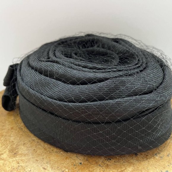 Vintage Women's Black Mesh Veil Pillbox Fascinator Party Cap w/ Bow and Rose Gem - Picture 3 of 13